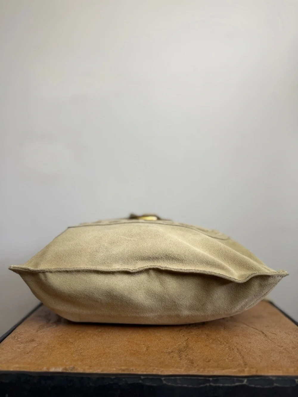 Vintage Guess Suede Shoulder Bag Beige Boho Tassel Leather Y2K - Picture 7 of 14
